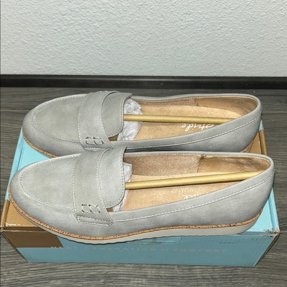 LIFESTRIDE Zee Slip-on Loafers - Picture 3 of 9